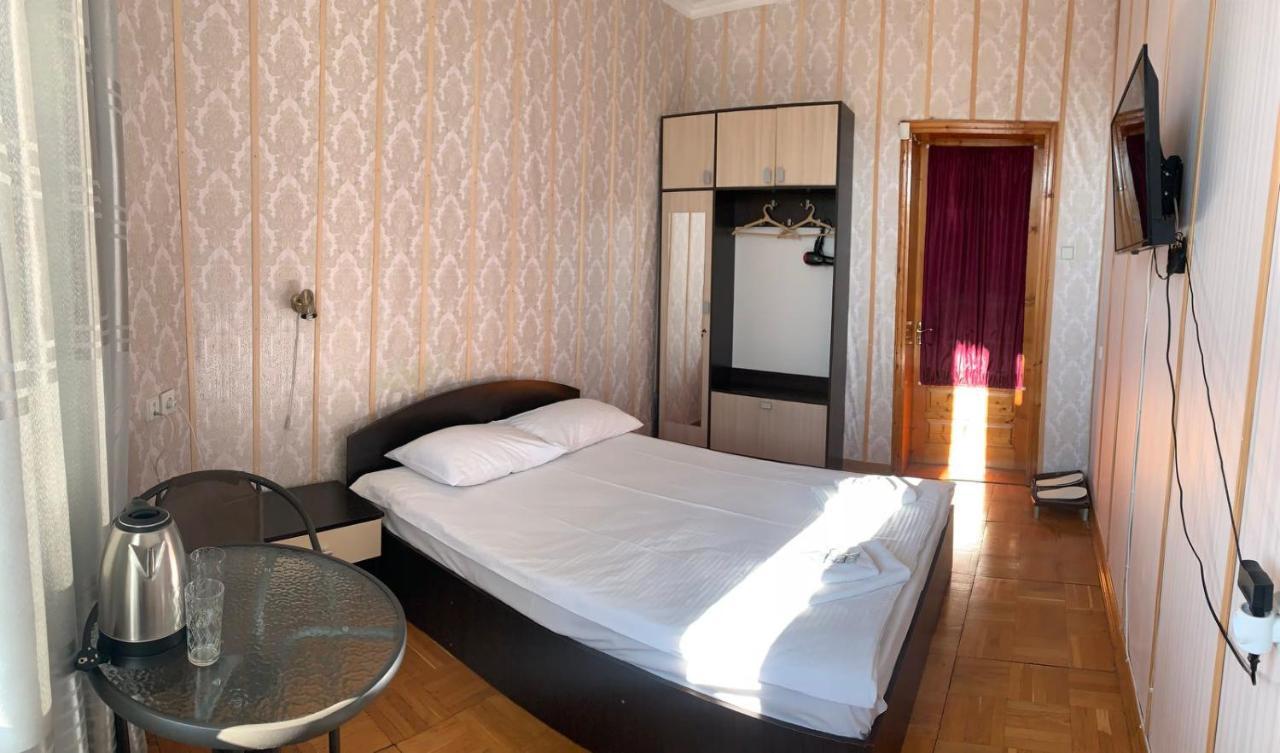 Mini-Hotel Sakvoyage Tsjernivsi Buitenkant foto