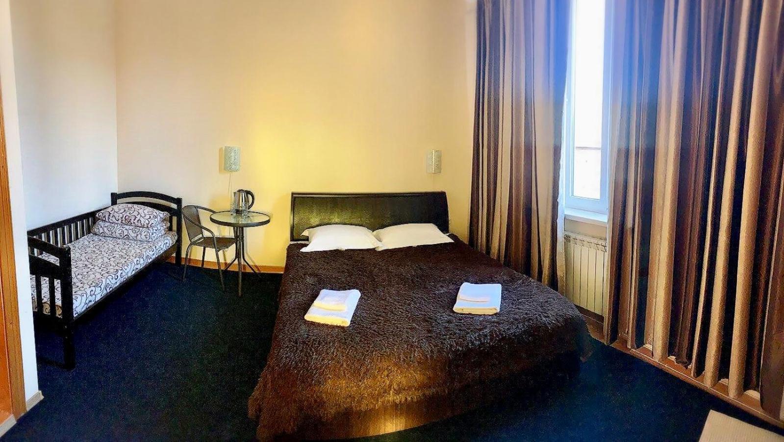 Mini-Hotel Sakvoyage Tsjernivsi Buitenkant foto